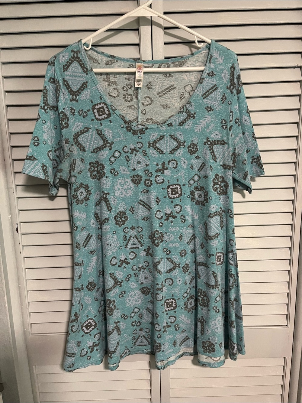 LuLaRoe Teal Blue Printed Perfect Tee